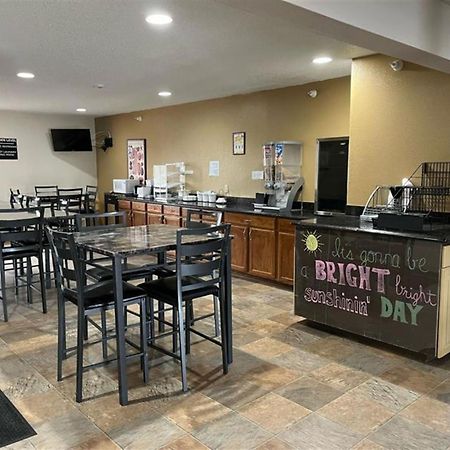 Oyo West Point Inn Экстерьер фото