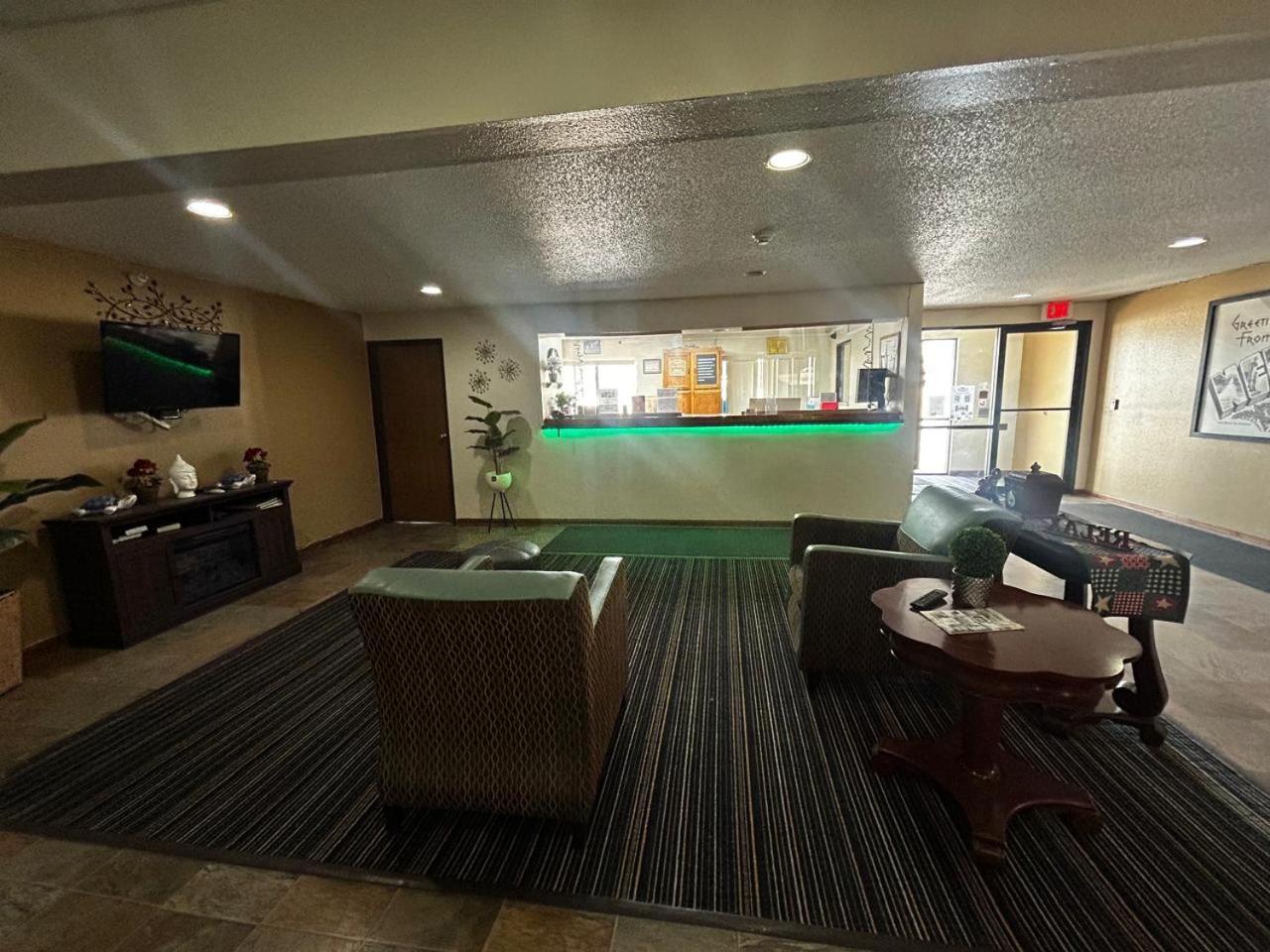 Oyo West Point Inn Экстерьер фото