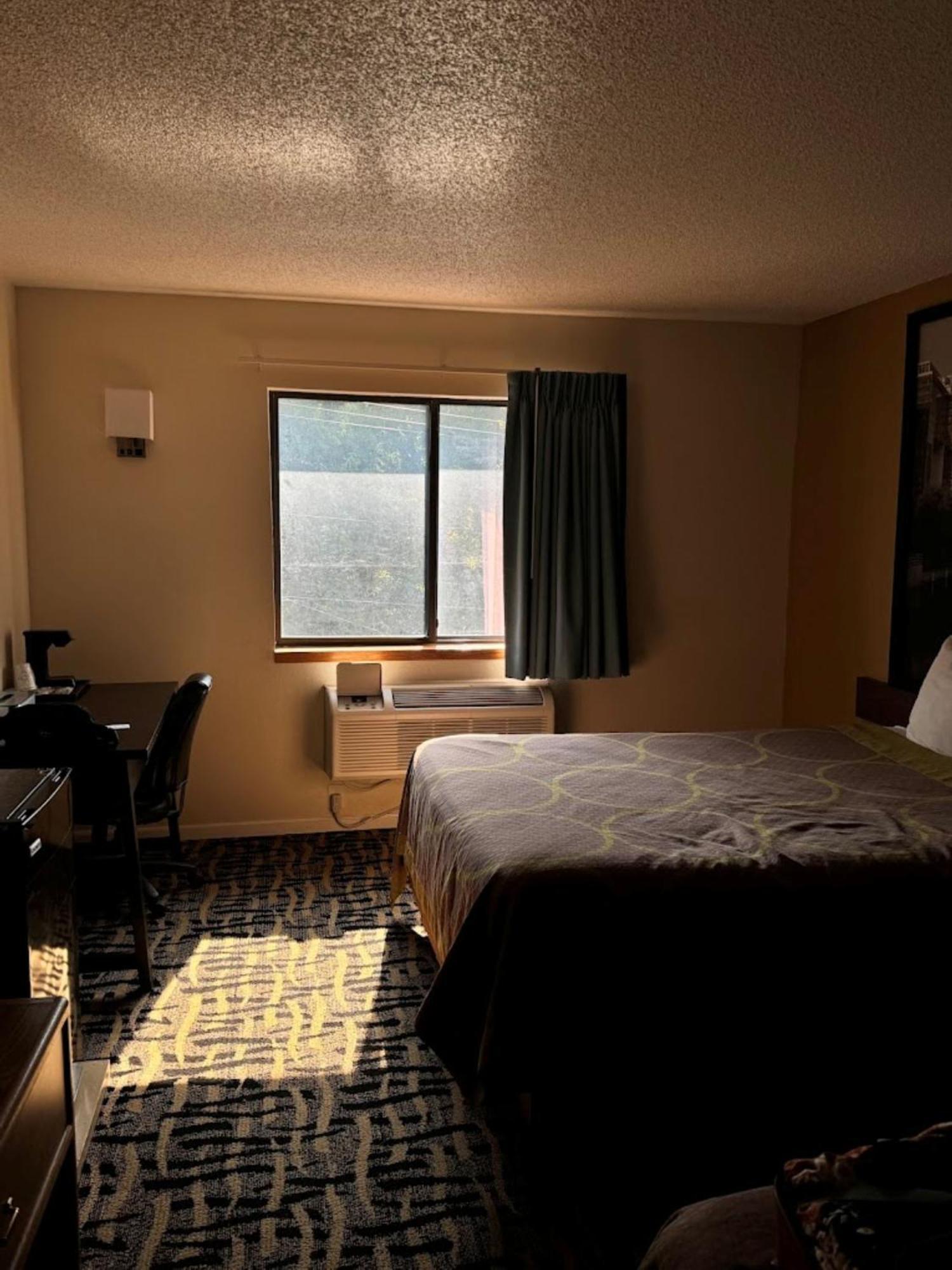 Oyo West Point Inn Экстерьер фото