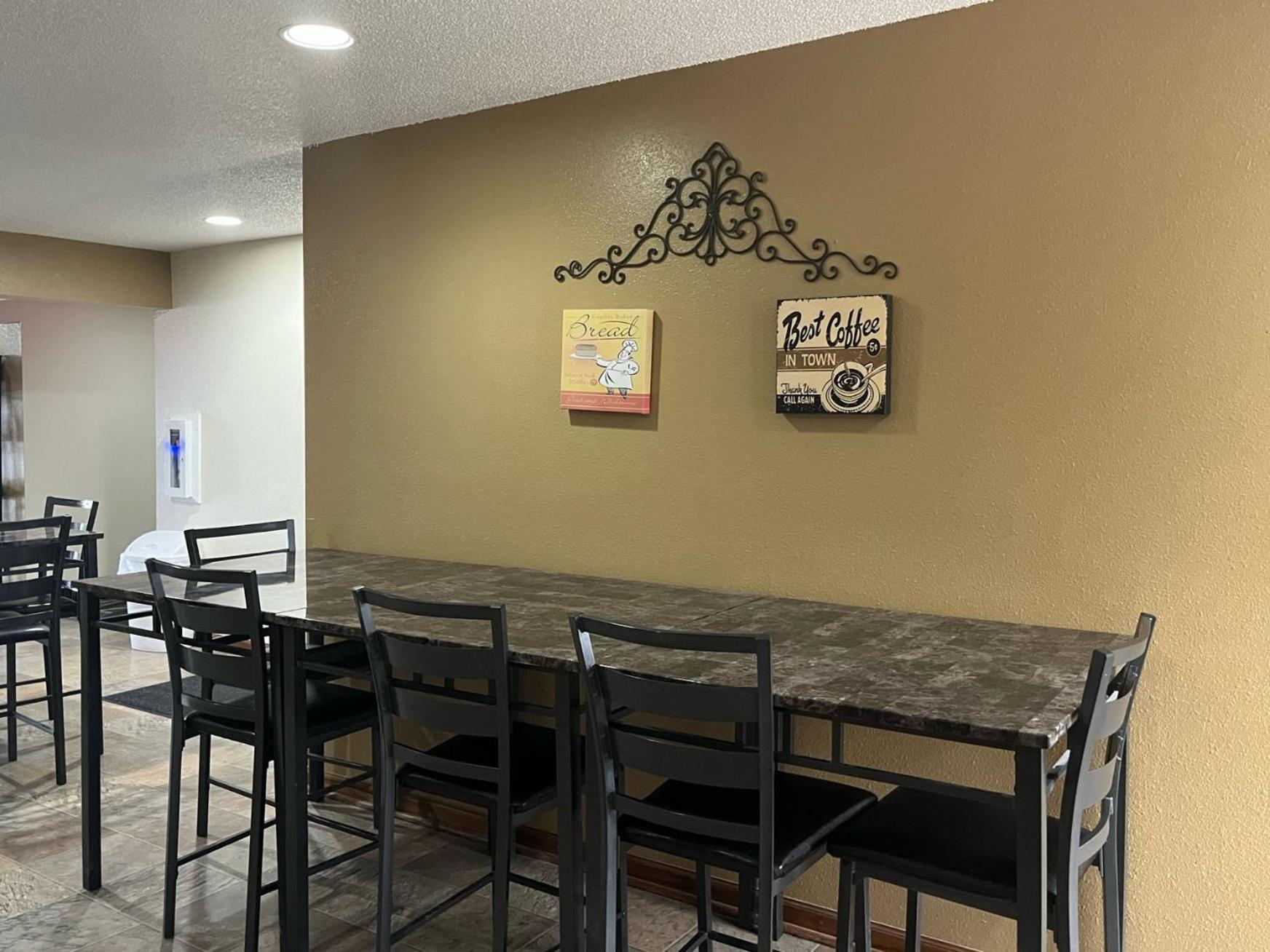Oyo West Point Inn Экстерьер фото